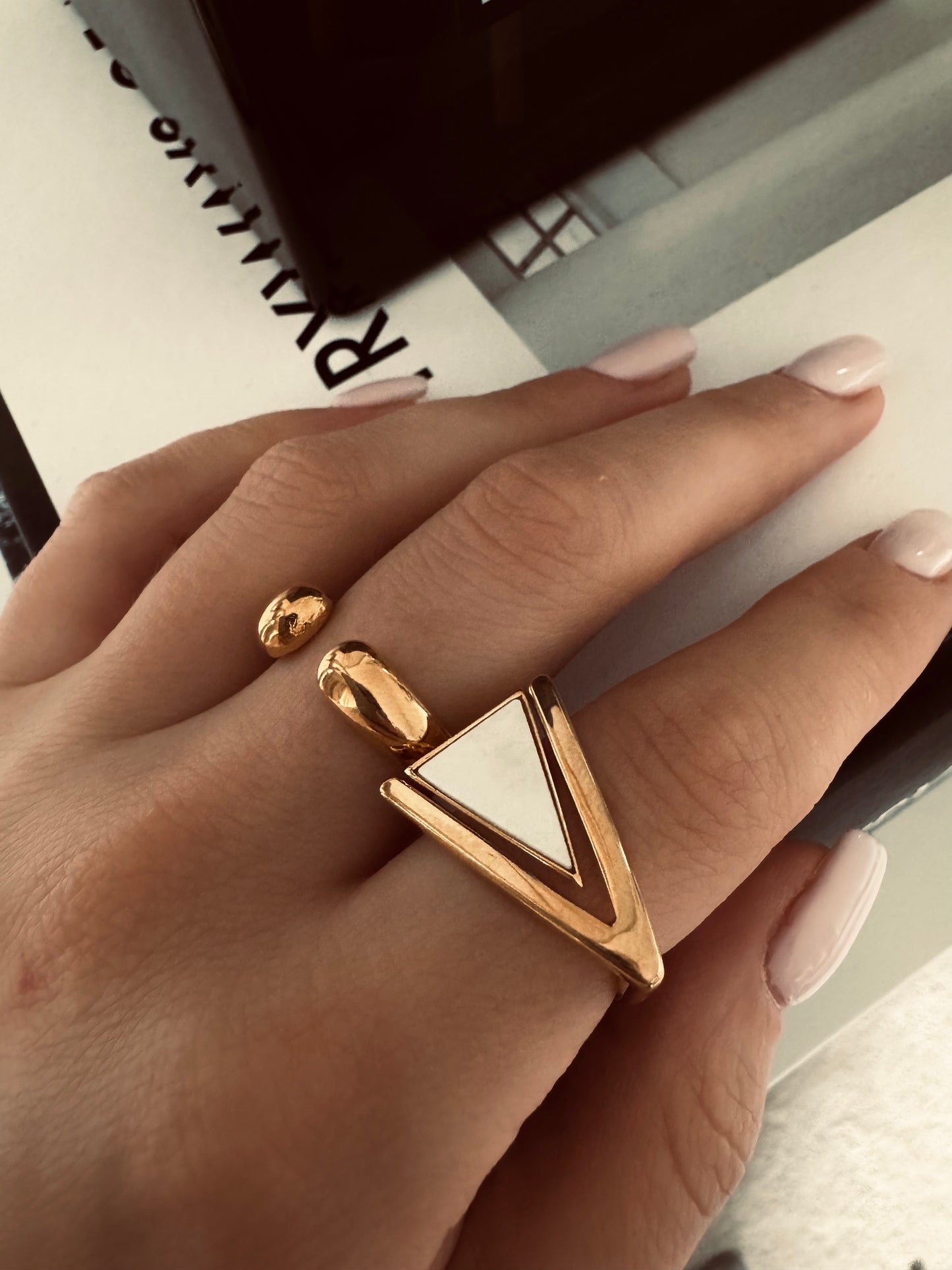 Bague triangle Lana