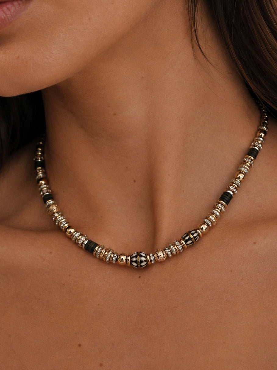 Collier Isis