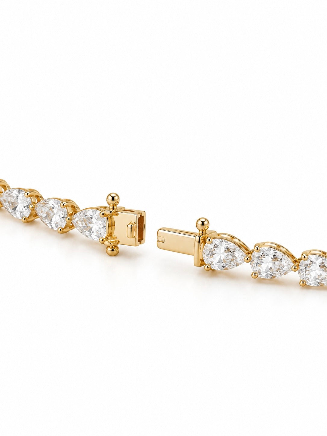 Bracelet rivière diamants poires