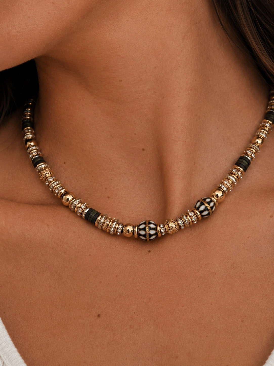 Collier Isis