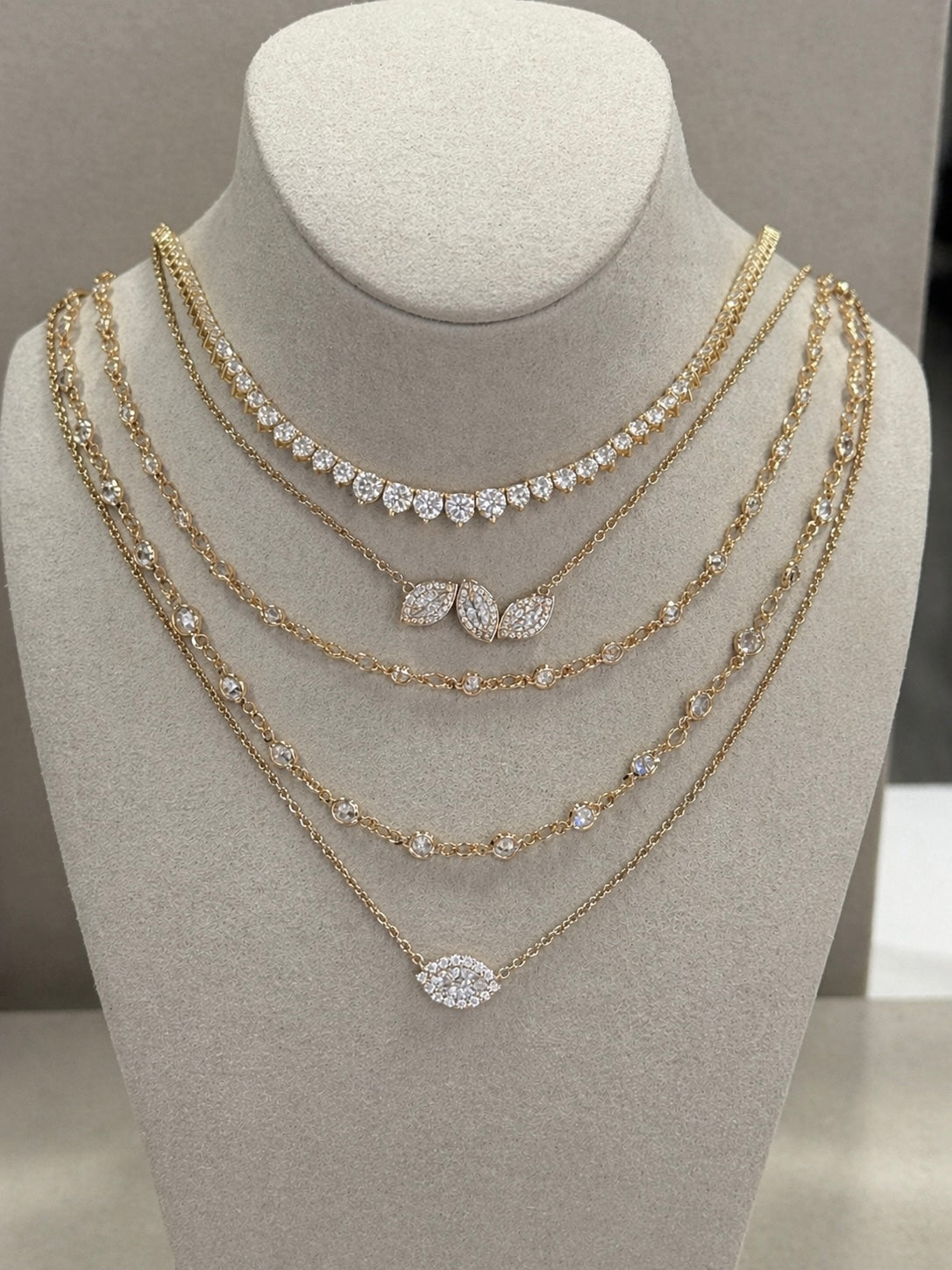 Collier Kelya trio