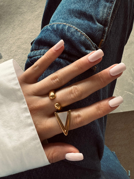 Bague triangle Lana